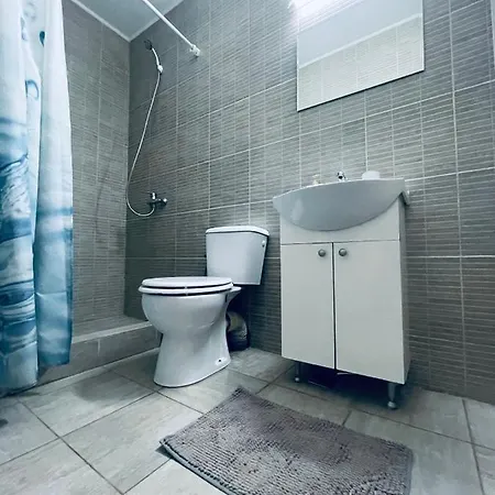 Gazde/Camere de închiriat Casa Kito Constanţa