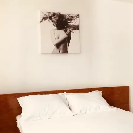 Gazde/Camere de închiriat Casa Kito